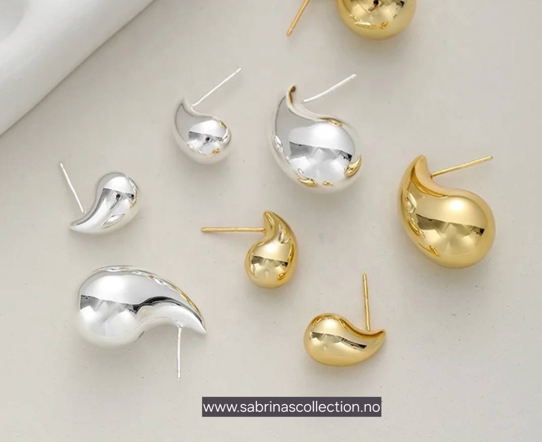 Sabrina`s Collection | Gold Teardrop Stud Earrings
